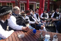 Auch eine Pipe Band braucht mal eine Kaffee-Pause